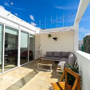 https://un-lugar-house-coliving.in-canary-islands.com